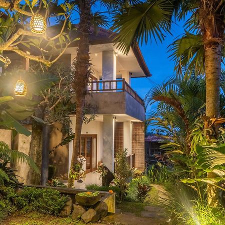 Mahadana Ubud Bagian luar foto