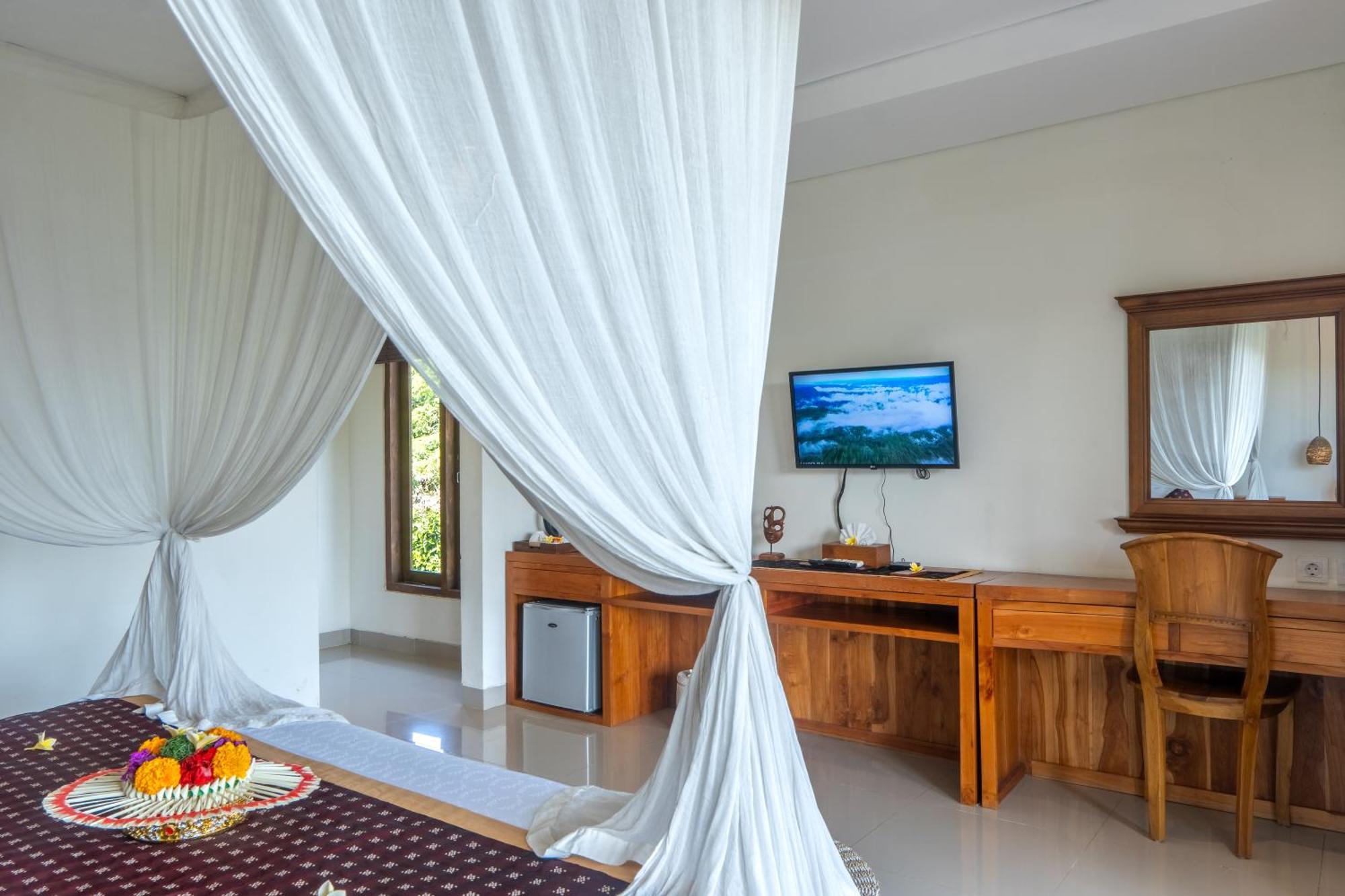 Mahadana Ubud Bagian luar foto