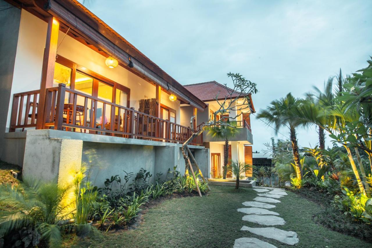 Mahadana Ubud Bagian luar foto